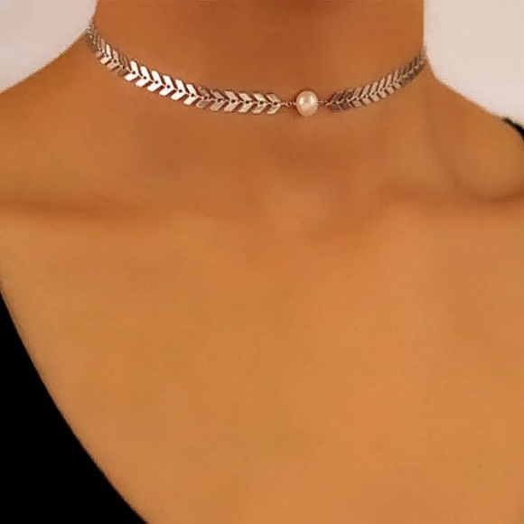 ⚜️[𝟯/$𝟭𝟴]⚜️Silver Arrow Pearl Dainty Choker NEW - Picture 3 of 9
